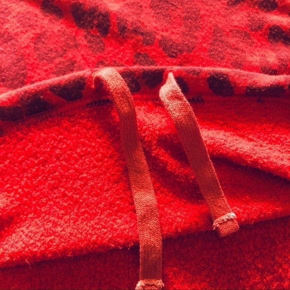 PAM & GELA Femme Leopard Cropped Sweatshirt - Picture 7 of 10